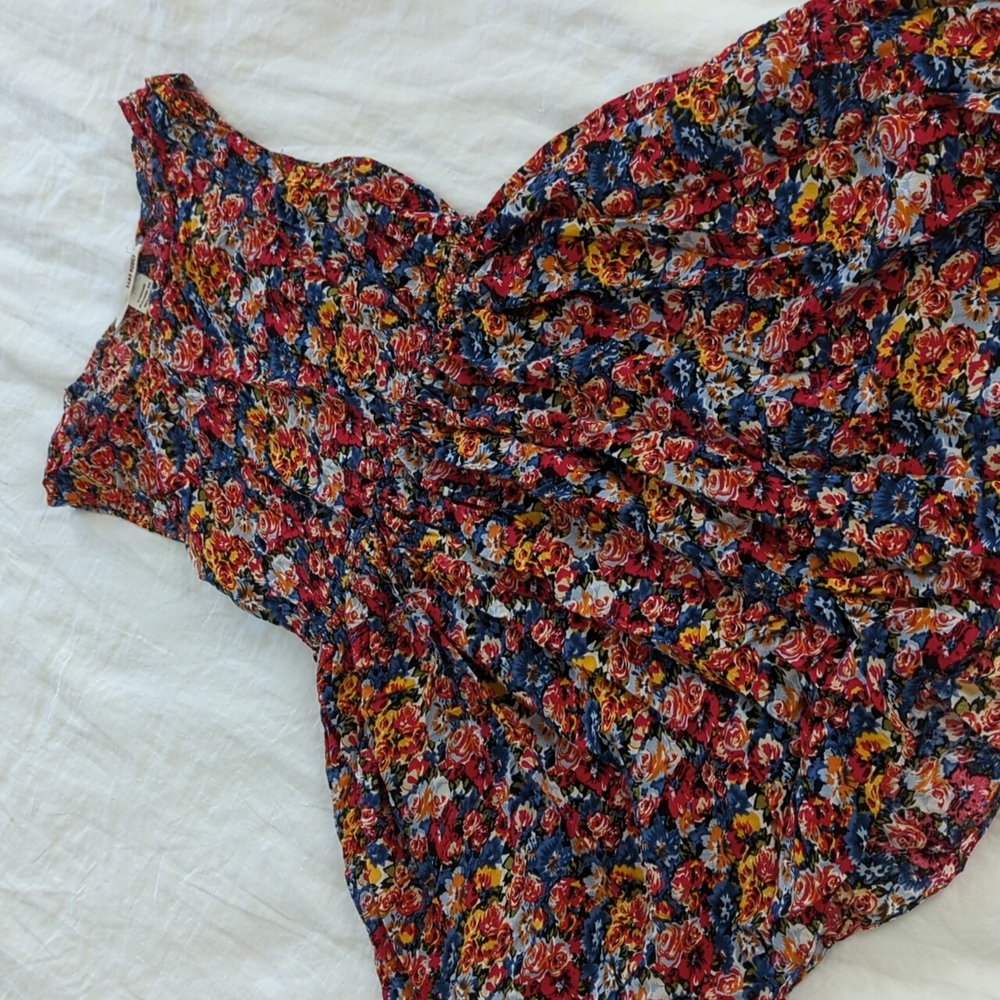 Sleeveless summer dress